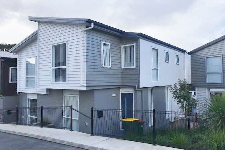 Photo of property in 90 Makamaka Lane, Albany Heights, Auckland, 0632