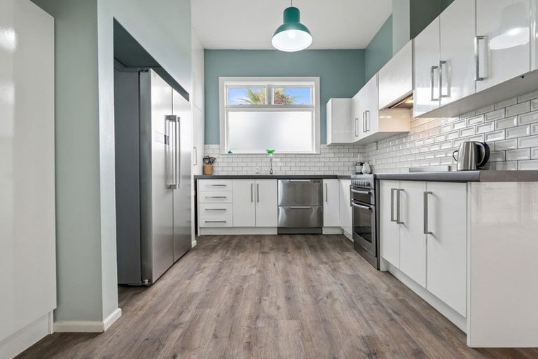 Photo of property in 170 Shaw Avenue, New Brighton, Christchurch, 8083