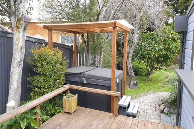 Photo of property in 100 Fox Street, Featherston, 5710