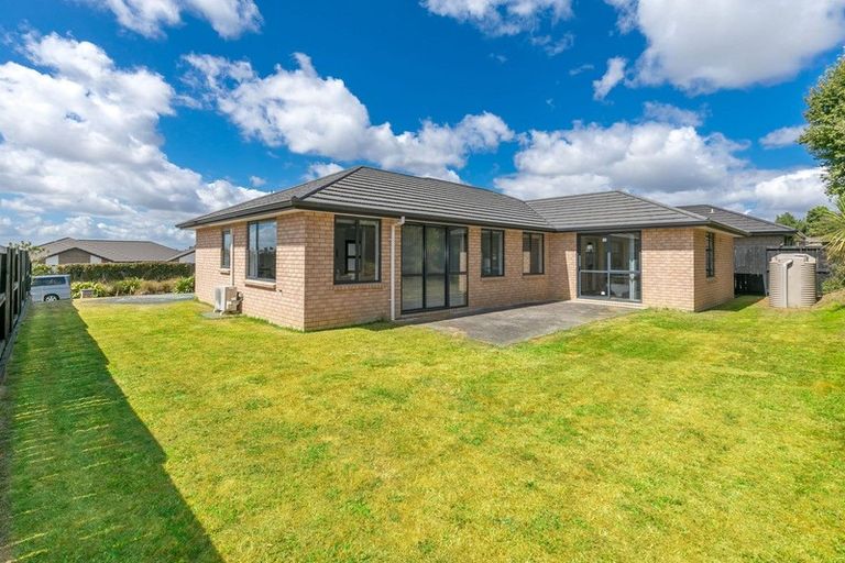 Photo of property in 18 Patatee Terrace, Baverstock, Hamilton, 3200