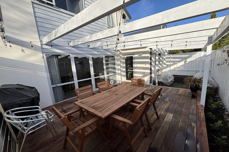 Photo of property in 2/220 Salisbury Street, Christchurch Central, Christchurch, 8013