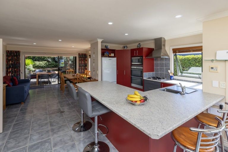Photo of property in 14 San Priamo Place, Paraparaumu Beach, Paraparaumu, 5032