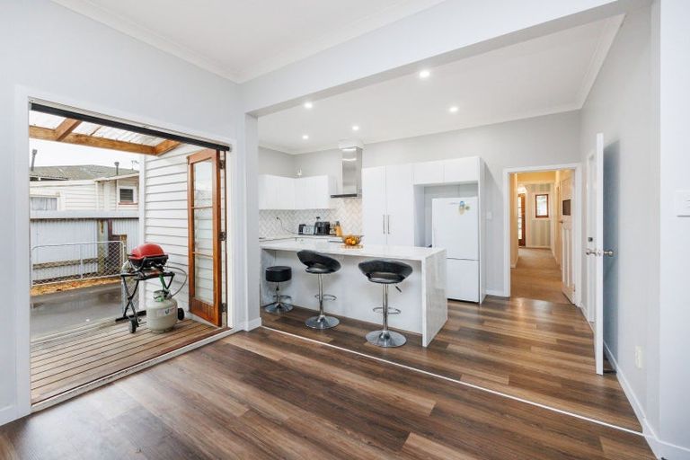 Photo of property in 32 Marne Street, Hokowhitu, Palmerston North, 4410