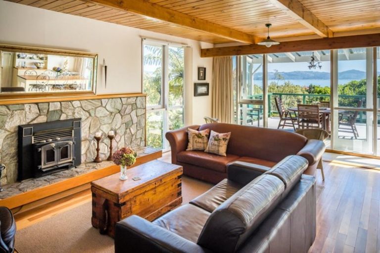 Photo of property in 34 Nikau Street, Eastbourne, Lower Hutt, 5013