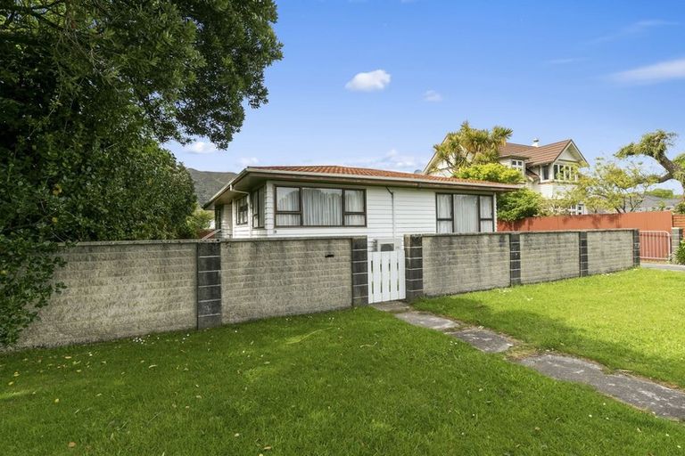 Photo of property in 81 Cambridge Terrace, Waterloo, Lower Hutt, 5011