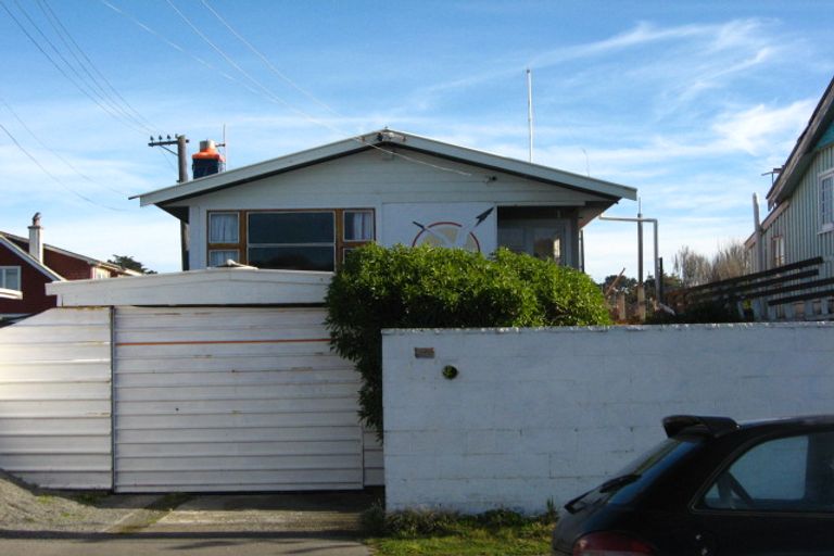 Photo of property in 153 Marine Parade, New Brighton, Christchurch, 8083