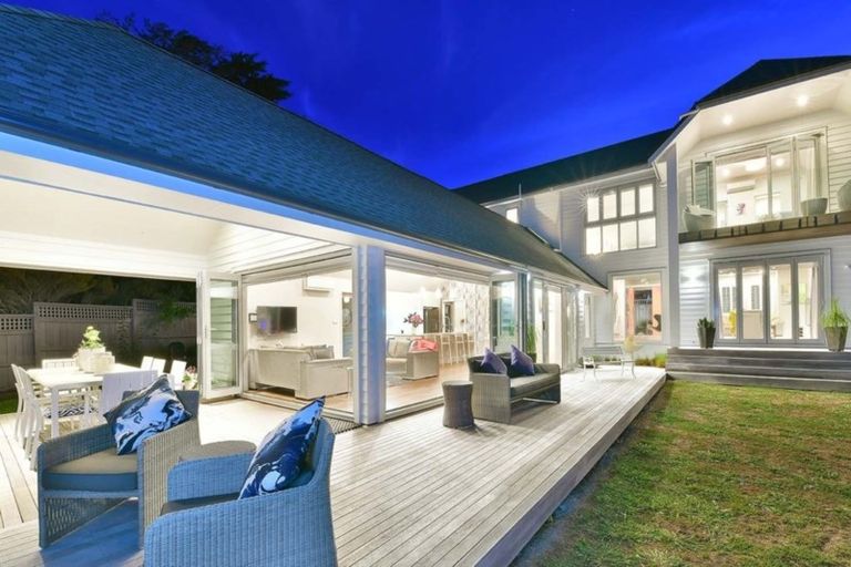 Photo of property in 110 Vipond Road, Stanmore Bay, Whangaparaoa, 0932