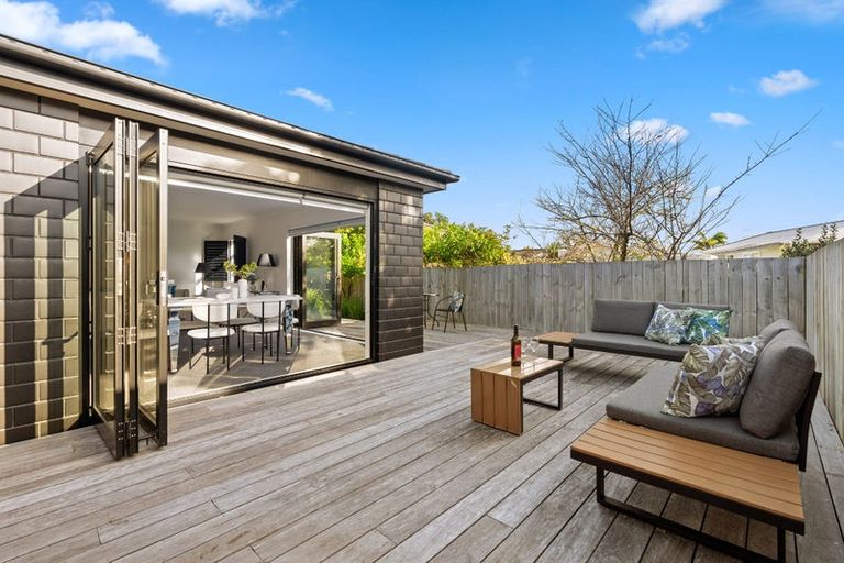 Photo of property in 27a Lillian Place, Orewa, 0931