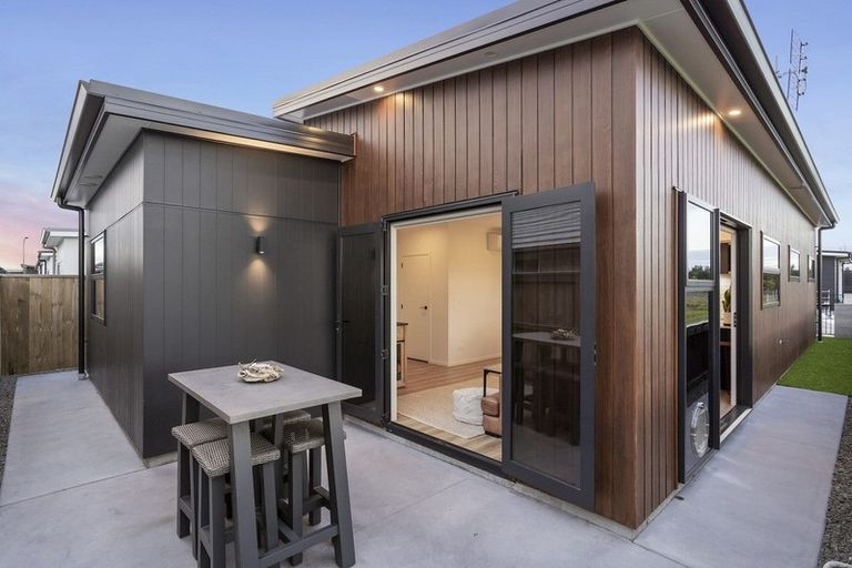 Photo of property in 8 Manaia Place, Papamoa, 3118