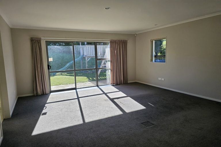 Photo of property in 50 Bing Lucas Drive, Tawa, Wellington, 5028