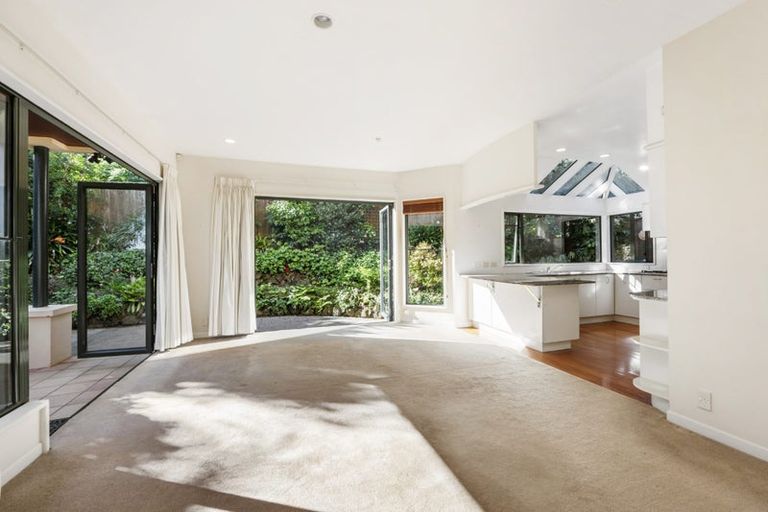 Photo of property in 31 Jubilee Avenue, Devonport, Auckland, 0624