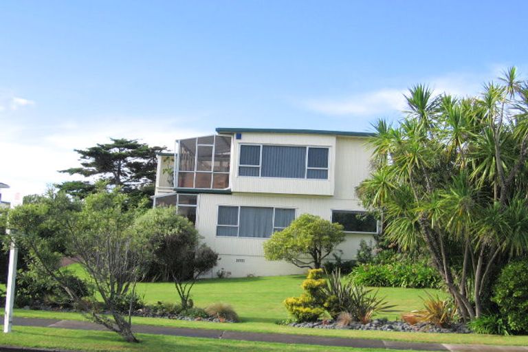Photo of property in 32 Waller Avenue, Bucklands Beach, Auckland, 2012