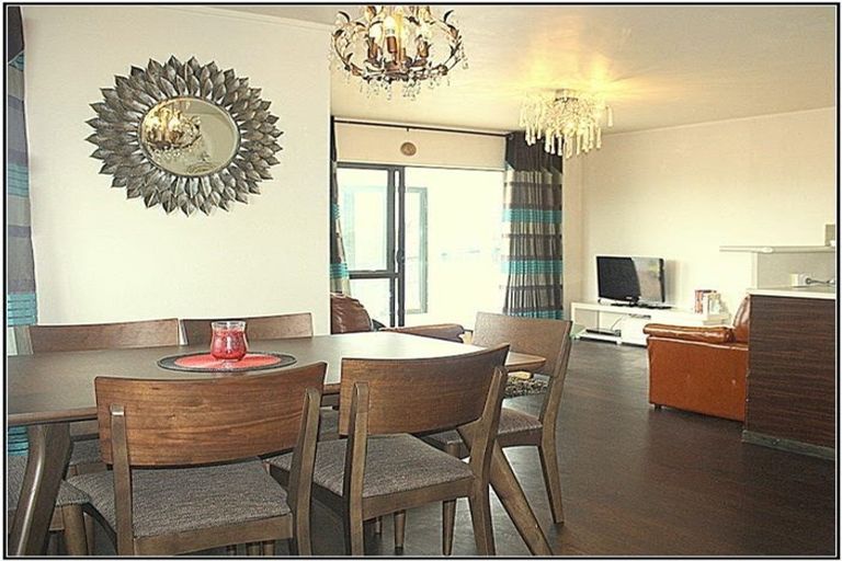 Photo of property in 363a Glenfield Road, Glenfield, Auckland, 0629