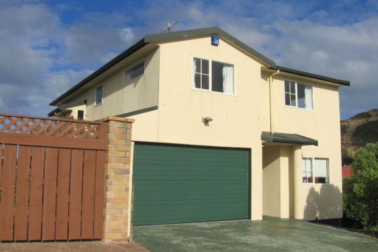 Photo of property in 21 Murchison Street, Island Bay, Wellington, 6023