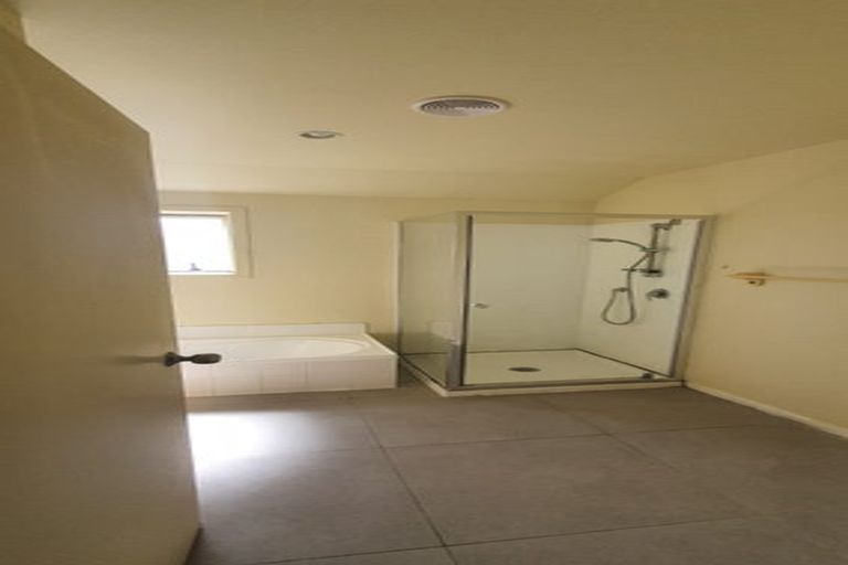 Photo of property in 7/20 Fields Parade, Oteha, Auckland, 0632