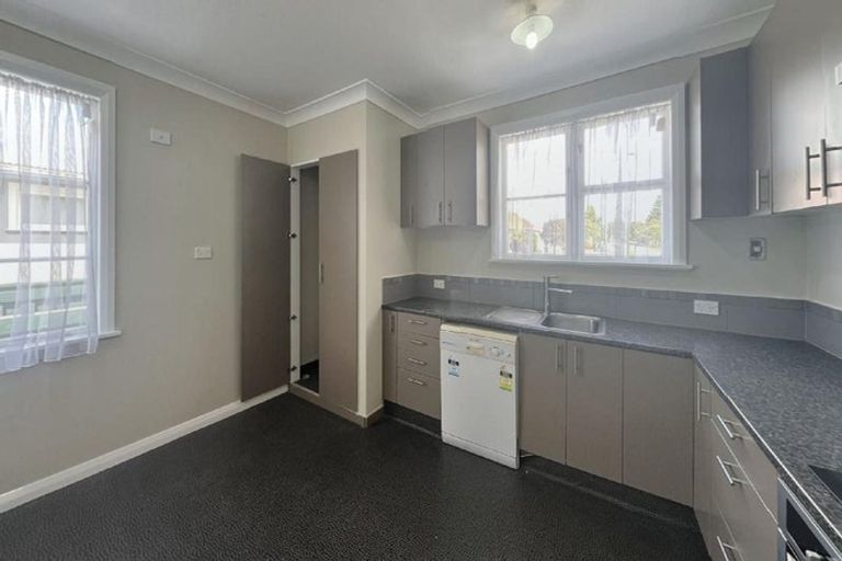 Photo of property in 83 Rangiora Avenue, Roslyn, Palmerston North, 4414