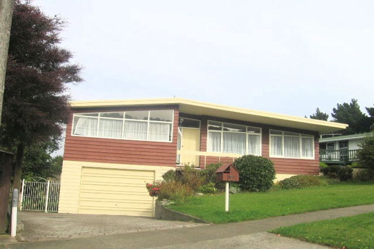 Photo of property in 300 Dowse Drive, Maungaraki, Lower Hutt, 5010
