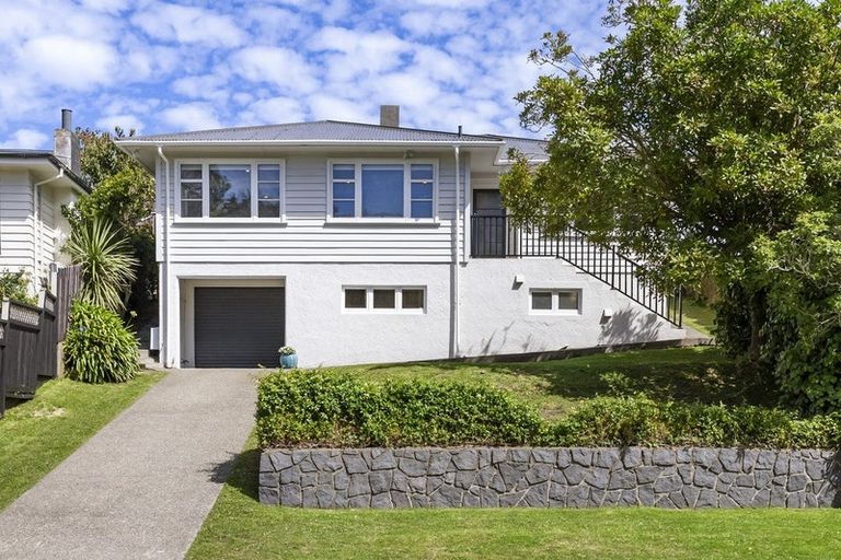 Photo of property in 103 Kenmore Street, Newlands, Wellington, 6037