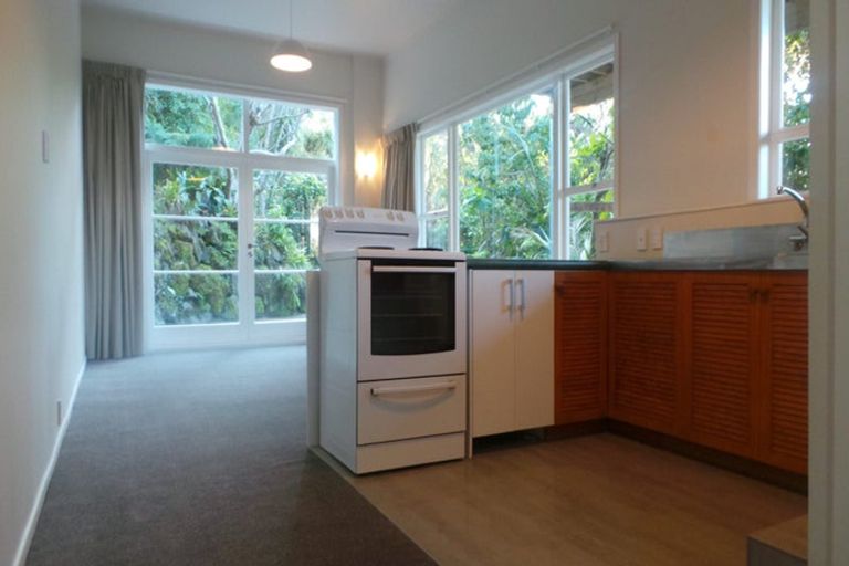Photo of property in 114 Wood Bay Road, Titirangi, Auckland, 0604