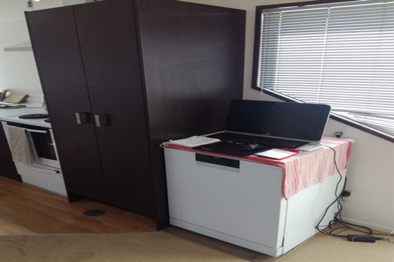 Photo of property in 8k Finlay Terrace, Mount Cook, Wellington, 6021