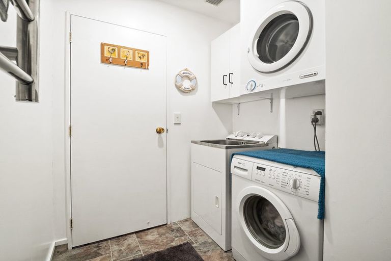 Photo of property in 43 Highland Road, Brighton, 9091