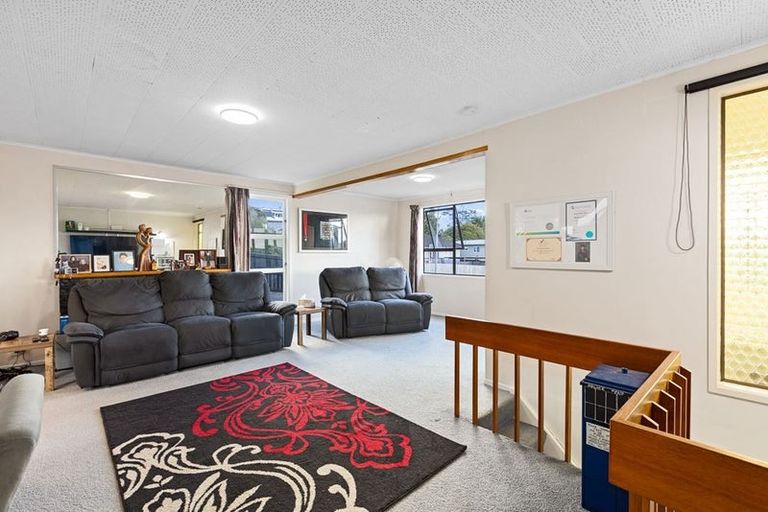 Photo of property in 63 Vodanovich Road, Te Atatu South, Auckland, 0610