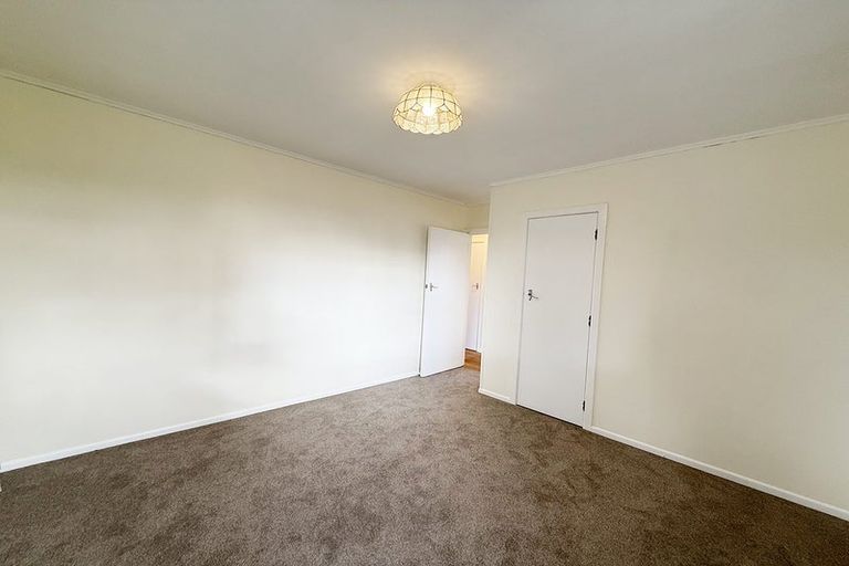 Photo of property in 1/6 Edgewater Drive, Pakuranga, Auckland, 2010