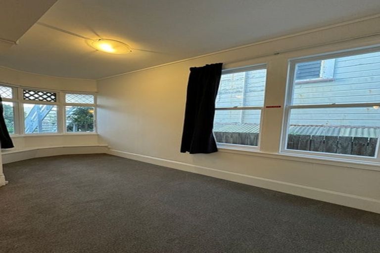 Photo of property in 98 Majoribanks Street, Mount Victoria, Wellington, 6011