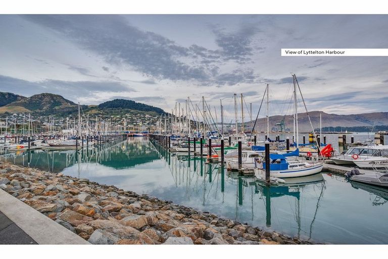Photo of property in 32 Godley Quay, Lyttelton, 8082