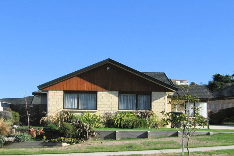 Photo of property in 42 Campion Road, Waikanae Beach, Waikanae, 5036