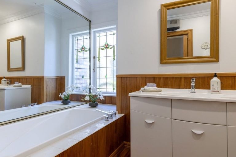 Photo of property in 70 Shepherd Road, Waipahihi, Taupo, 3330