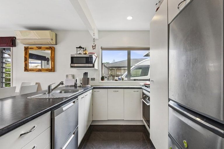 Photo of property in 4/103 Swanson Road, Henderson, Auckland, 0610