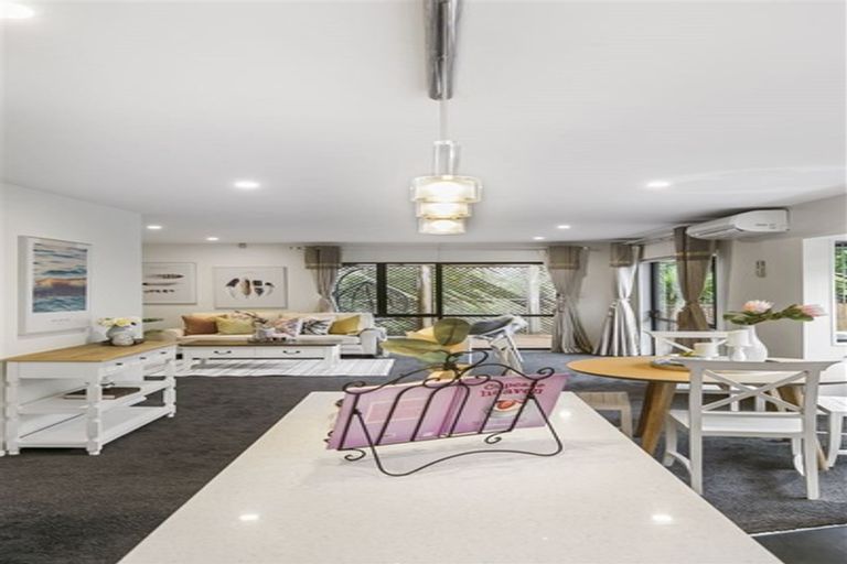 Photo of property in 1/75 Gosford Drive, Botany Downs, Auckland, 2010