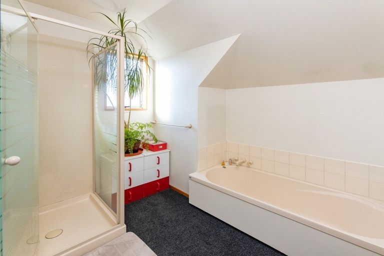 Photo of property in 104 Hamilton Avenue, Ilam, Christchurch, 8041