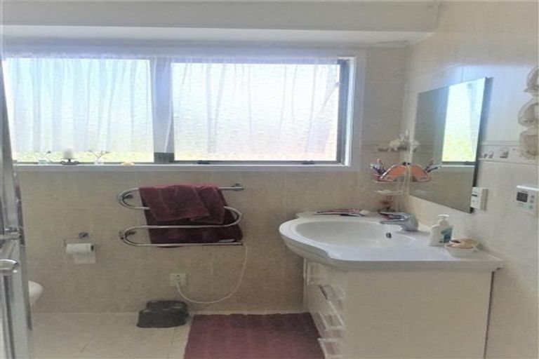 Photo of property in 7 Correa Court, Goodwood Heights, Auckland, 2105