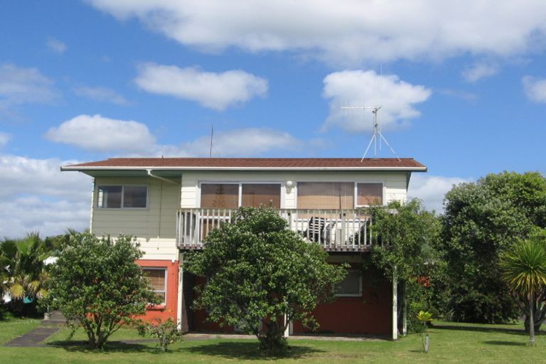 Photo of property in 10 Snell Crescent, Waihi Beach, 3611