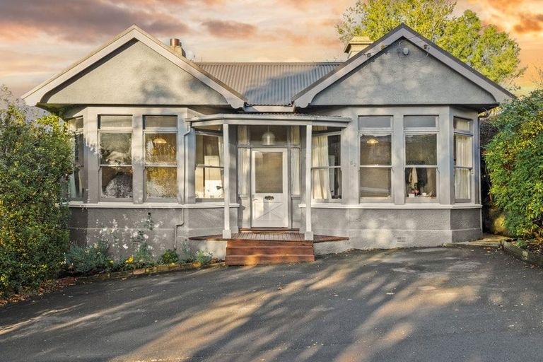 Photo of property in 52 Argyle Street, Mornington, Dunedin, 9011