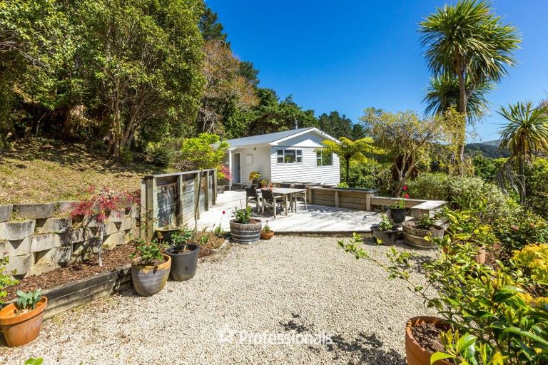 Photo of property in 96 Kamahi Street, Stokes Valley, Lower Hutt, 5019