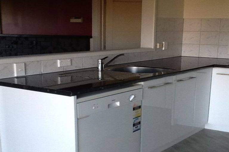 Photo of property in 14 Ingle Avenue, Waipahihi, Taupo, 3330