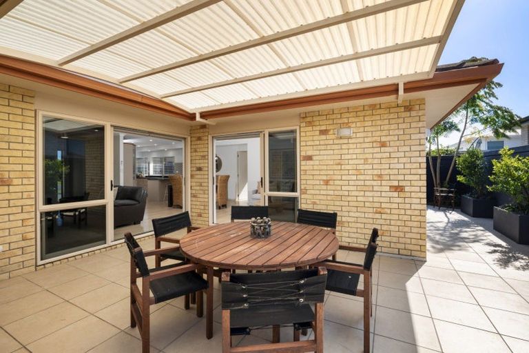 Photo of property in 27 Mcleod Place, Papamoa Beach, Papamoa, 3118