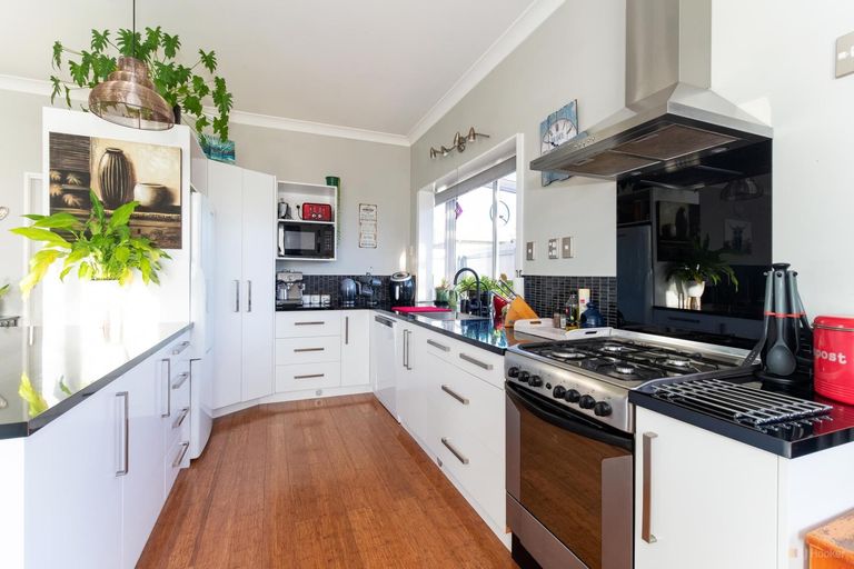 Photo of property in 10 Studholme Street, Waimate, 7924