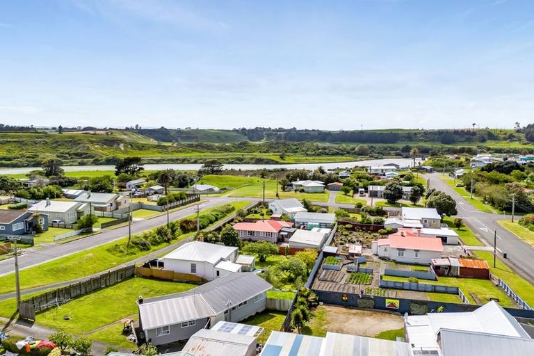 Photo of property in 20 Cambridge Street, Patea, 4520