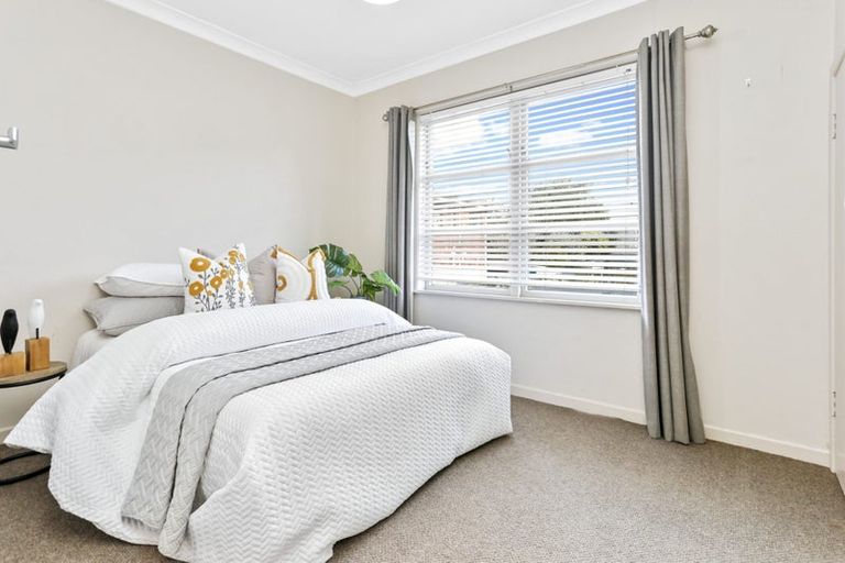 Photo of property in 213 Te Atatu Road, Te Atatu South, Auckland, 0610