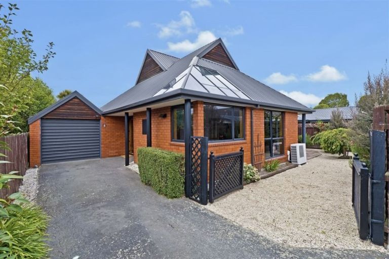 Photo of property in 2/16 Cardiff Avenue, Somerfield, Christchurch, 8024