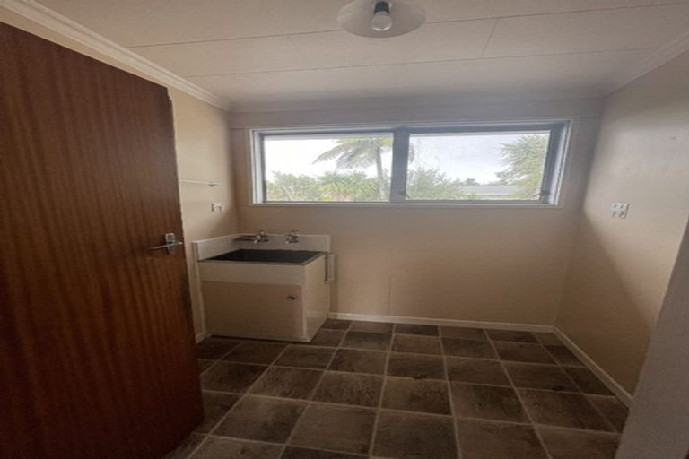 Photo of property in 13 Kowhai Street, Inglewood, 4330