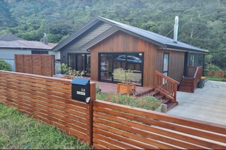 Photo of property in 38 Sunny Grove, Wainuiomata, Lower Hutt, 5014