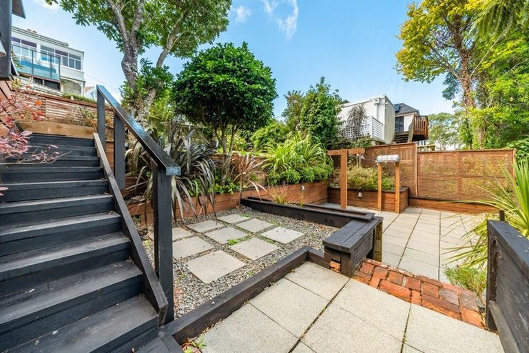 Photo of property in 9 Mckenzie Terrace, Te Aro, Wellington, 6011