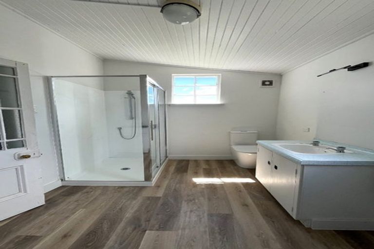 Photo of property in 100 Broadway, Carterton, 5713