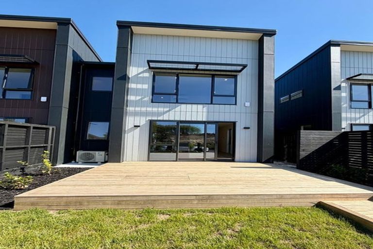 Photo of property in 9/299 Te Taruna Drive, Wainui, 0932