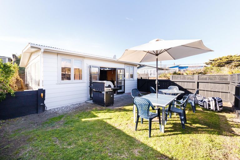 Photo of property in 13 Mack Street, Foxton Beach, Foxton, 4815